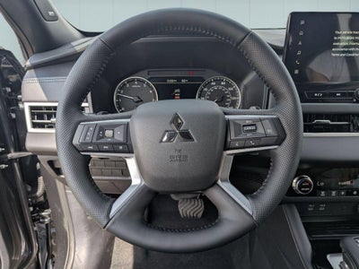 2026 Mitsubishi Outlander LE