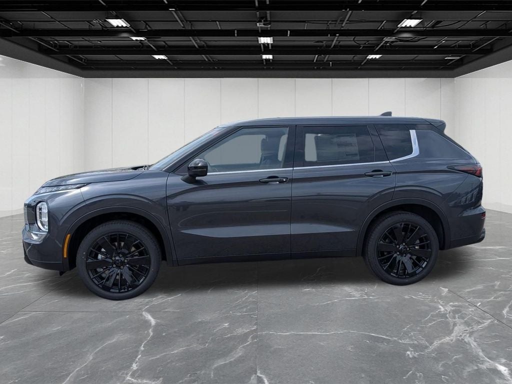 2026 Mitsubishi Outlander LE