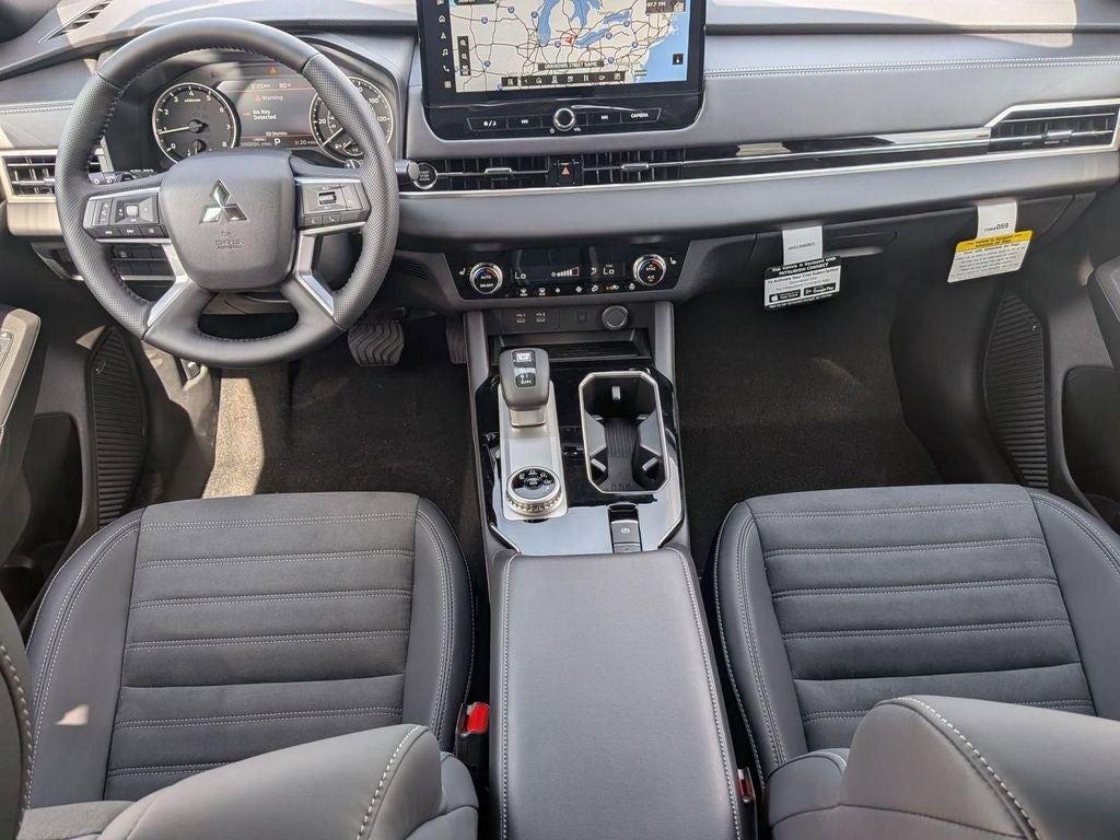 2026 Mitsubishi Outlander LE