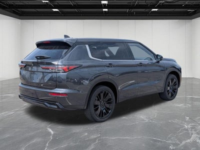 2026 Mitsubishi Outlander LE