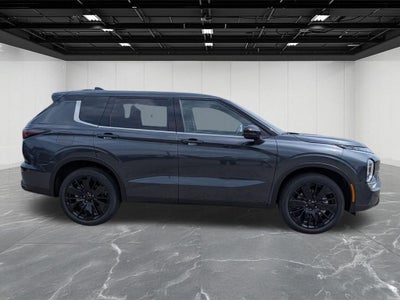 2026 Mitsubishi Outlander LE