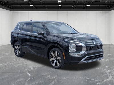2026 Mitsubishi Outlander SE