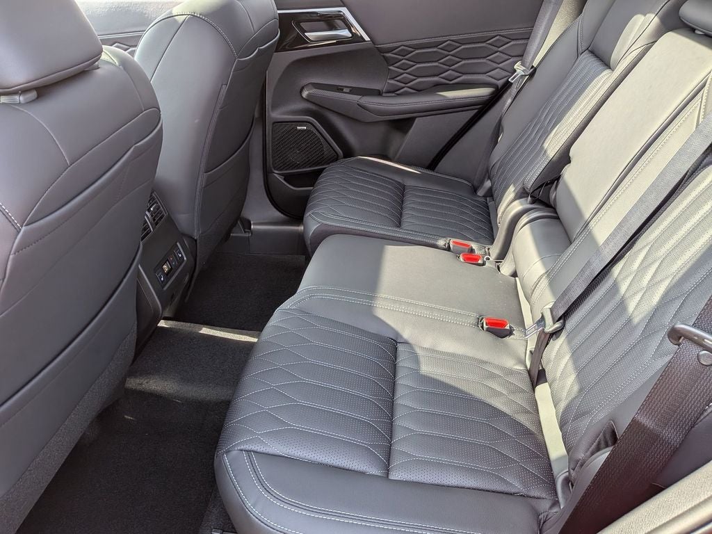 2026 Mitsubishi Outlander SEL