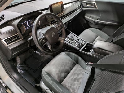 2022 Mitsubishi Outlander ES