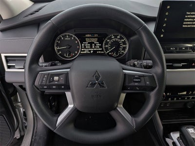 2026 Mitsubishi Outlander ES