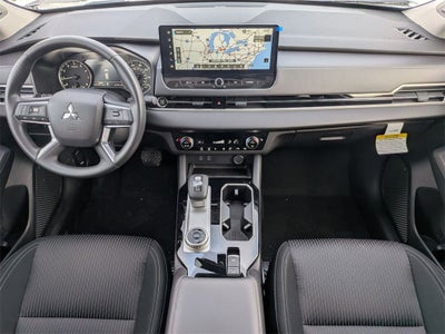 2026 Mitsubishi Outlander ES