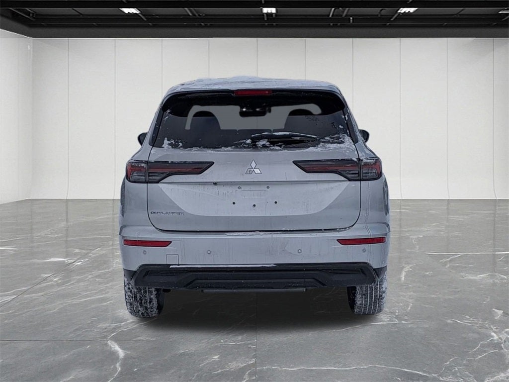 2026 Mitsubishi Outlander ES