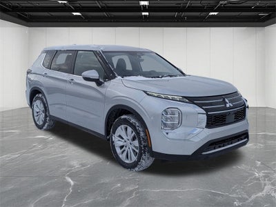 2026 Mitsubishi Outlander ES