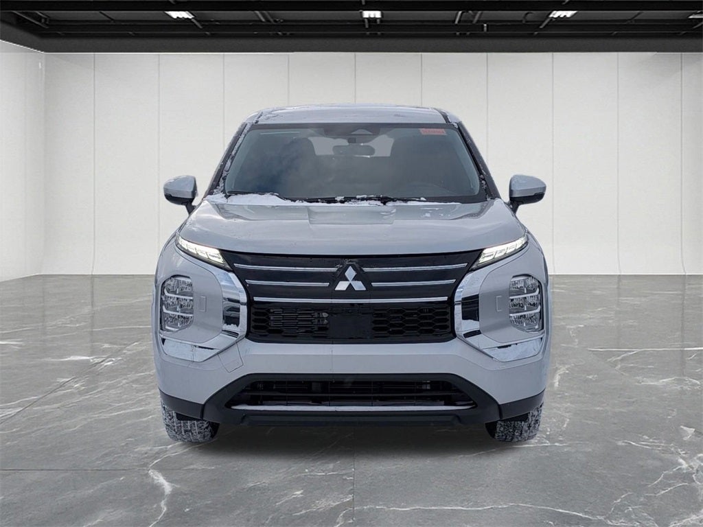 2026 Mitsubishi Outlander ES