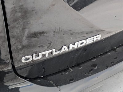 2026 Mitsubishi Outlander ES