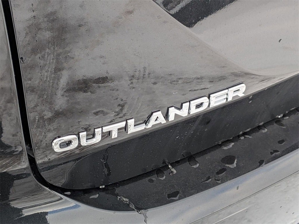 2026 Mitsubishi Outlander ES