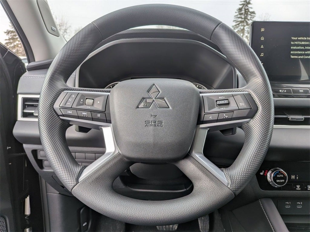 2026 Mitsubishi Outlander ES