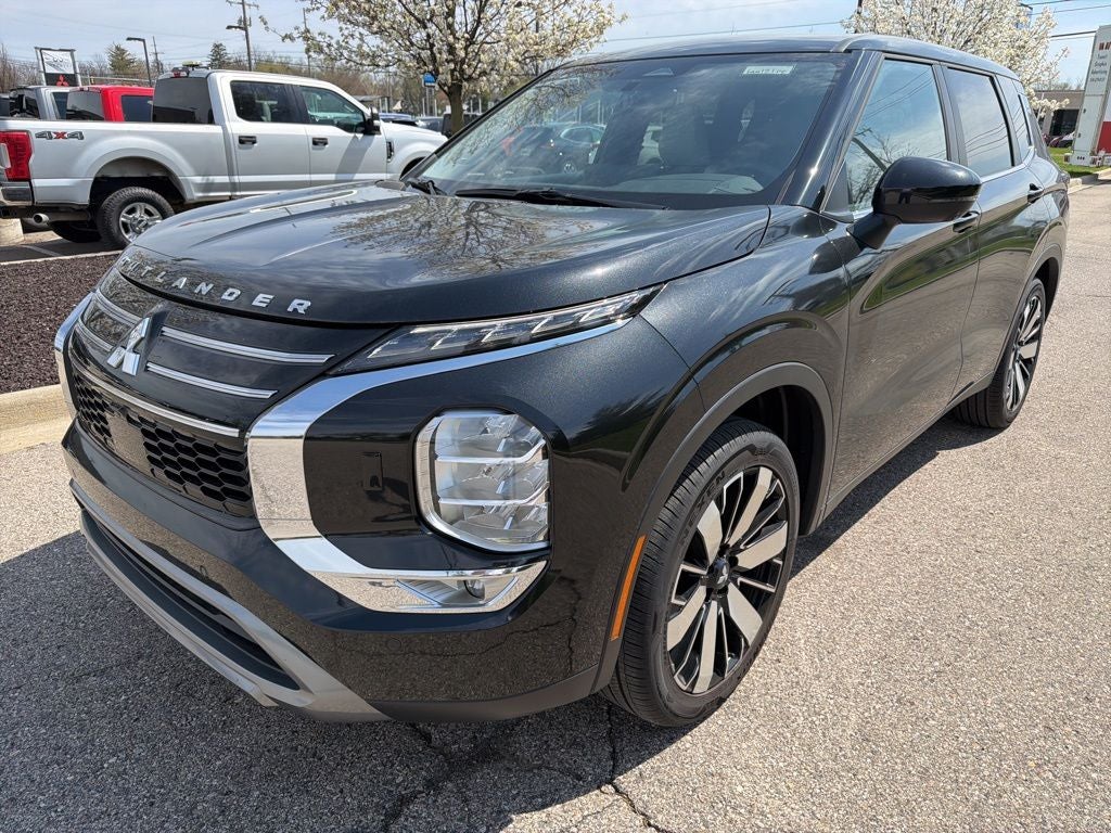 2025 Mitsubishi Outlander SE