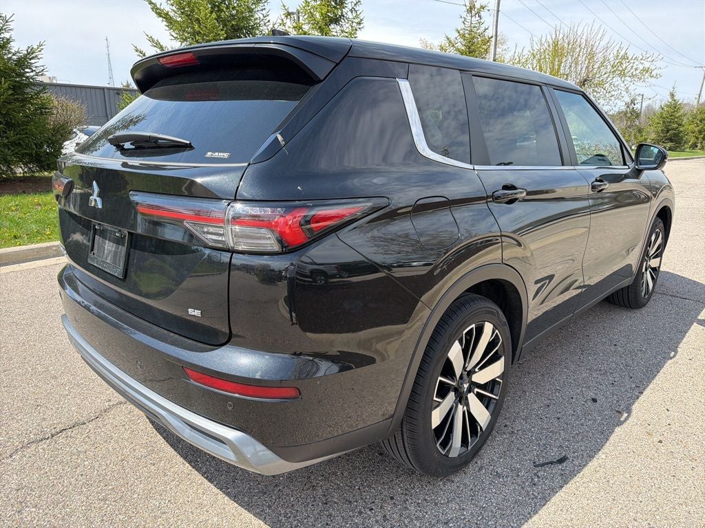 2025 Mitsubishi Outlander SE