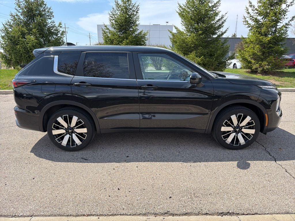 2025 Mitsubishi Outlander SE