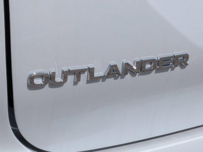 2026 Mitsubishi Outlander SE