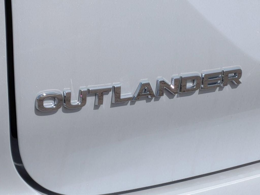 2026 Mitsubishi Outlander SE