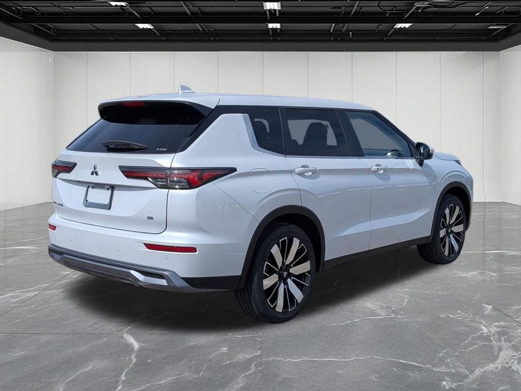 2026 Mitsubishi Outlander SE