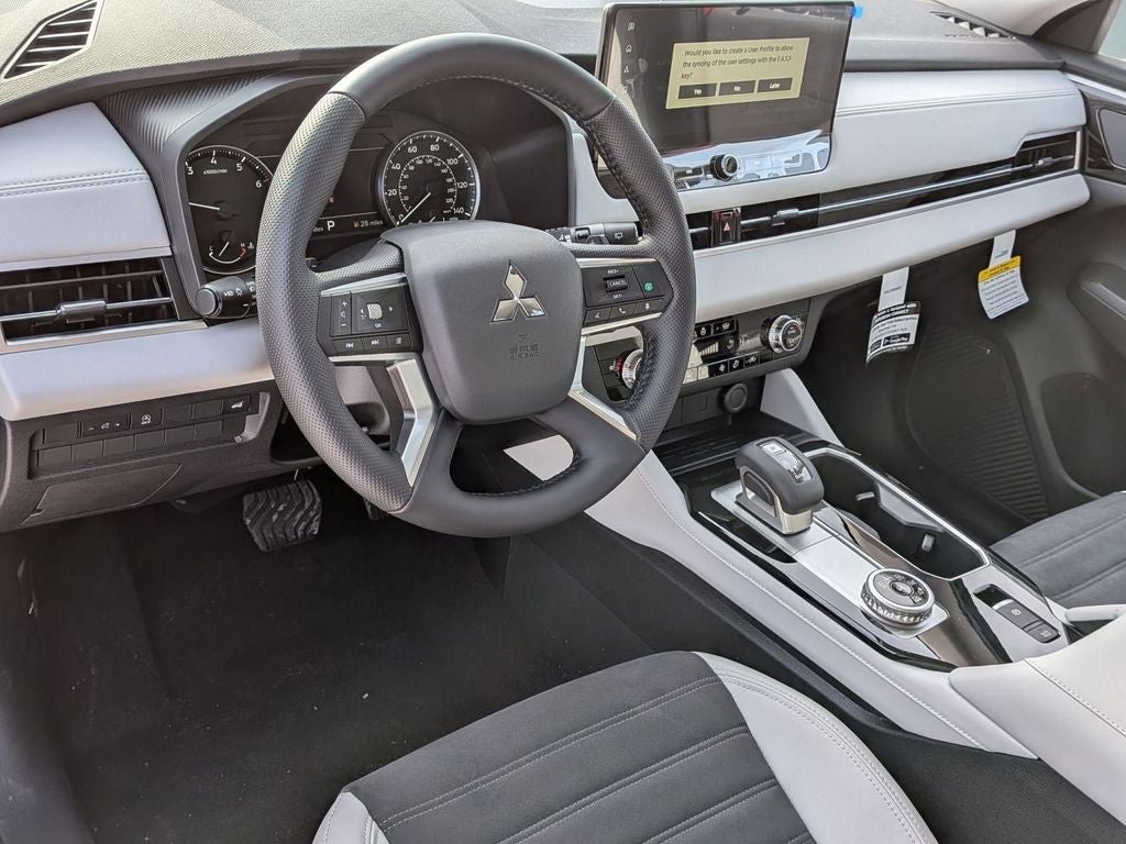 2026 Mitsubishi Outlander SE