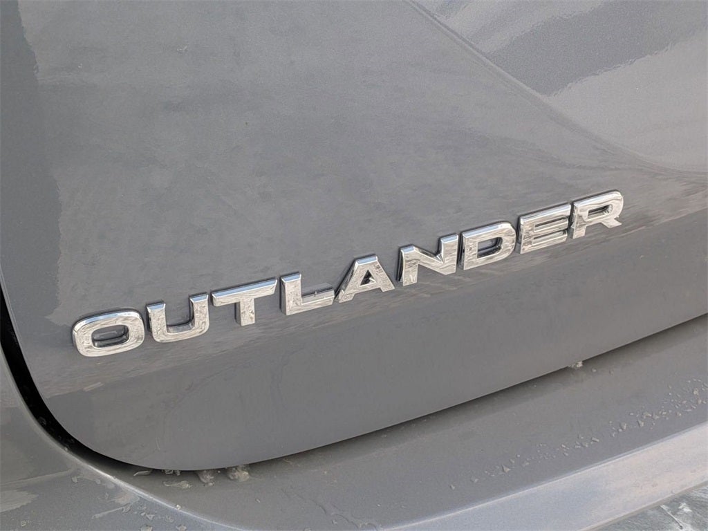2026 Mitsubishi Outlander SE