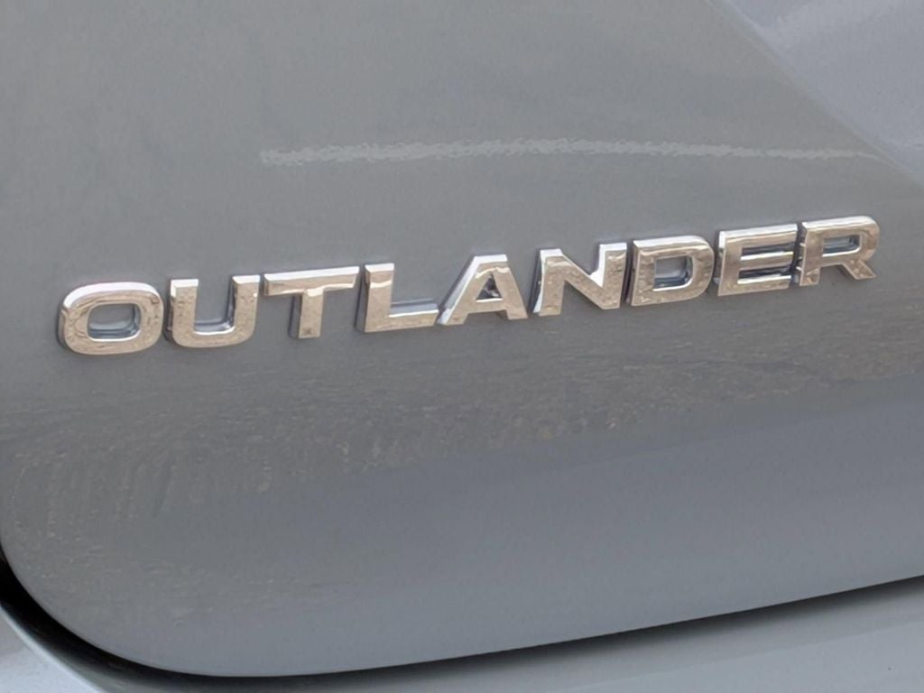 2026 Mitsubishi Outlander SE