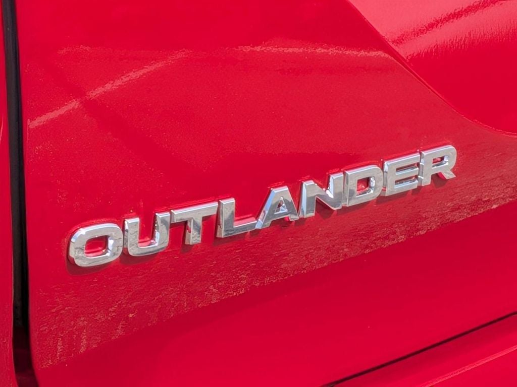 2026 Mitsubishi Outlander LE