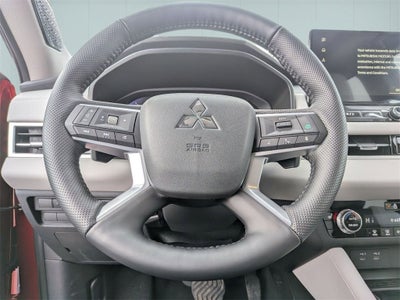 2026 Mitsubishi Outlander LE