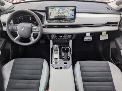 2026 Mitsubishi Outlander LE