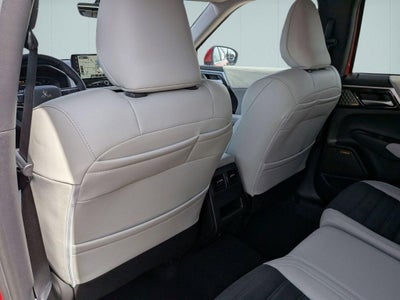 2026 Mitsubishi Outlander LE