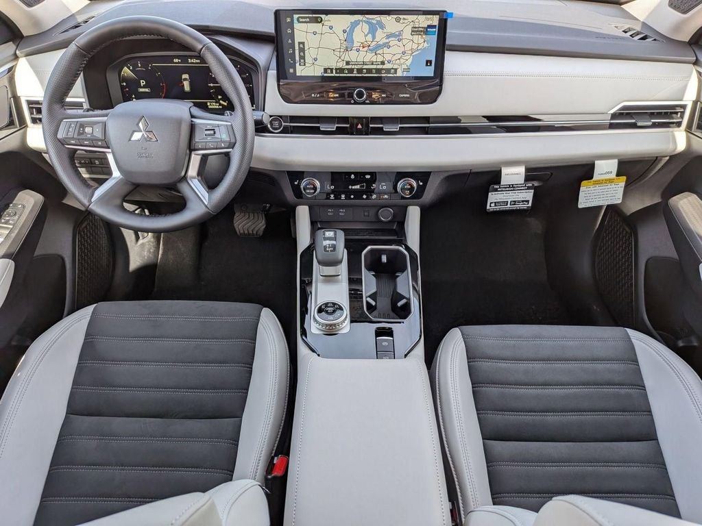 2026 Mitsubishi Outlander LE