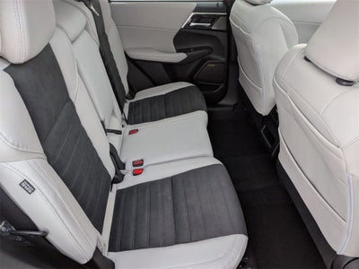 2026 Mitsubishi Outlander LE