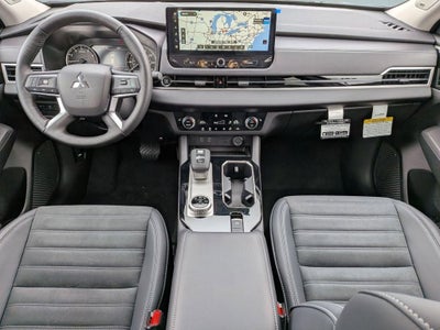 2026 Mitsubishi Outlander SE