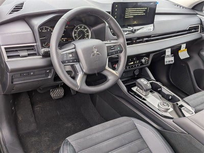 2026 Mitsubishi Outlander LE