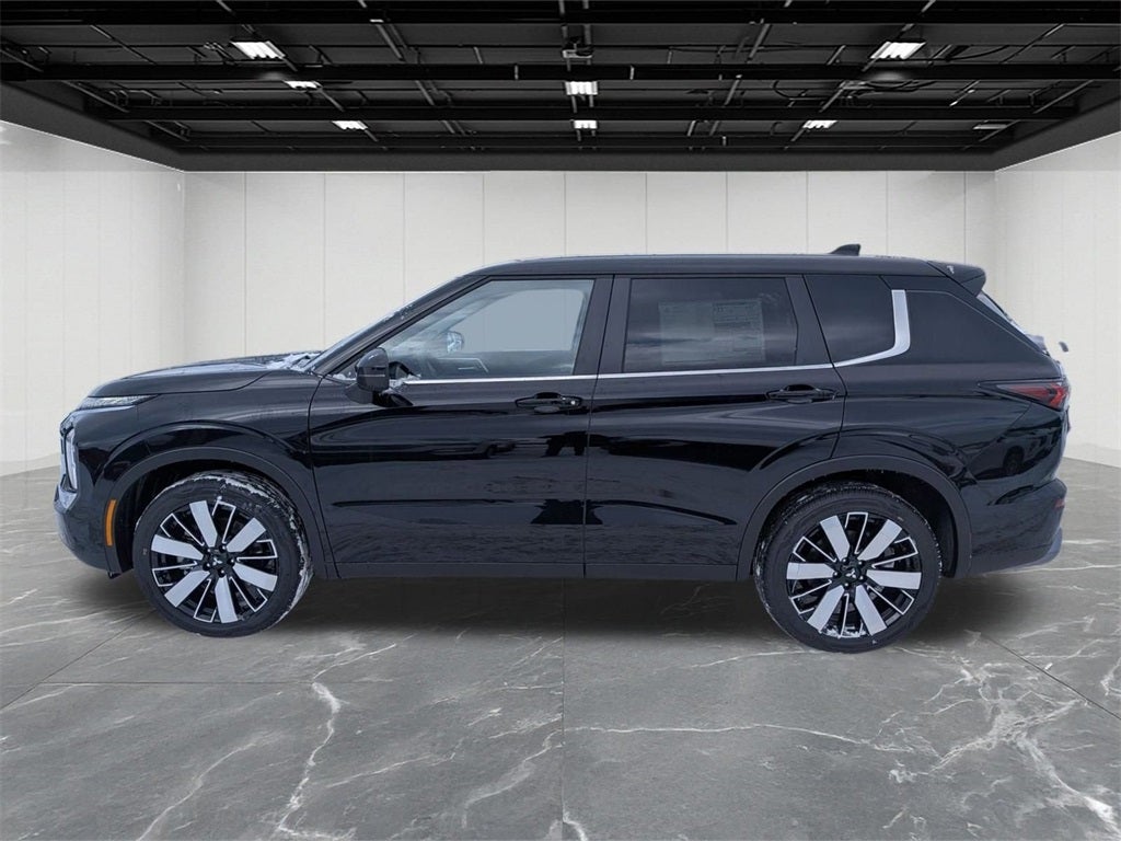 2026 Mitsubishi Outlander LE