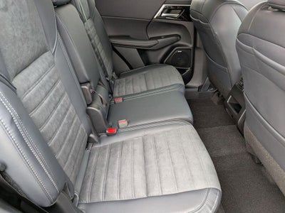 2026 Mitsubishi Outlander LE