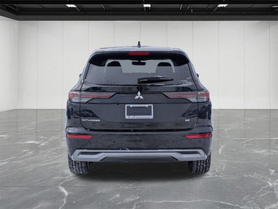 2026 Mitsubishi Outlander LE
