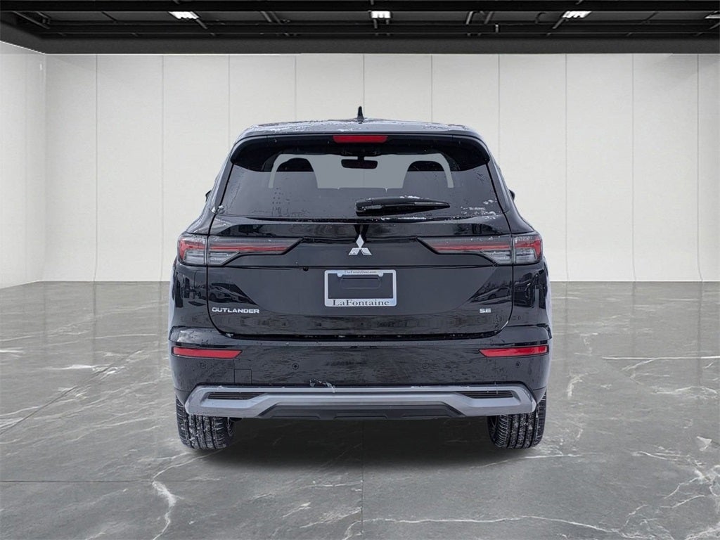 2026 Mitsubishi Outlander LE