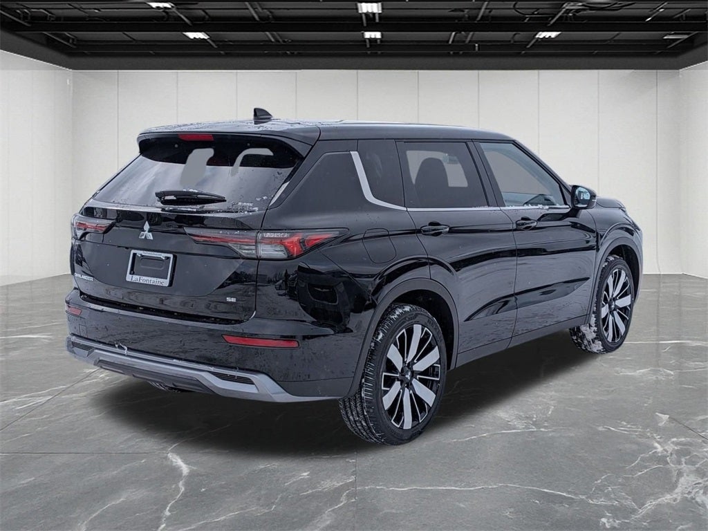 2026 Mitsubishi Outlander LE