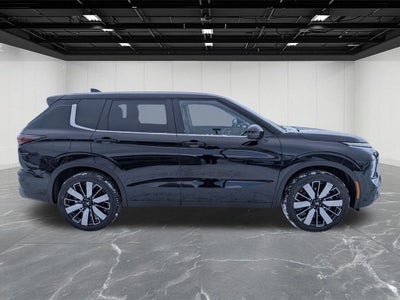 2026 Mitsubishi Outlander LE