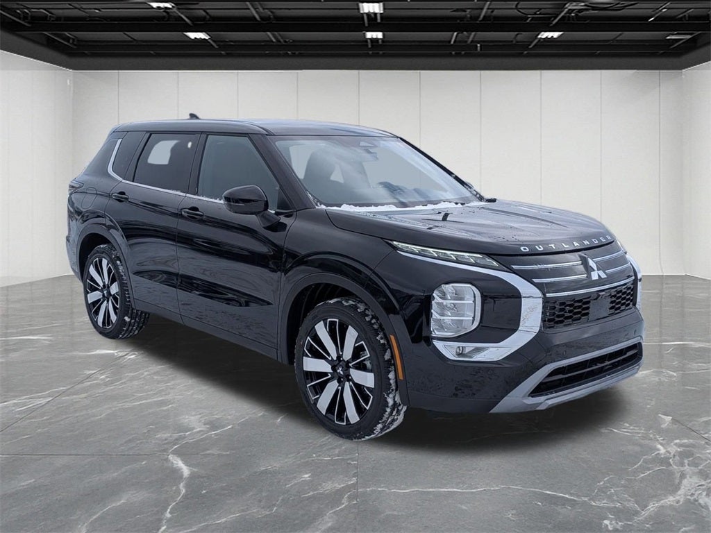 2026 Mitsubishi Outlander LE