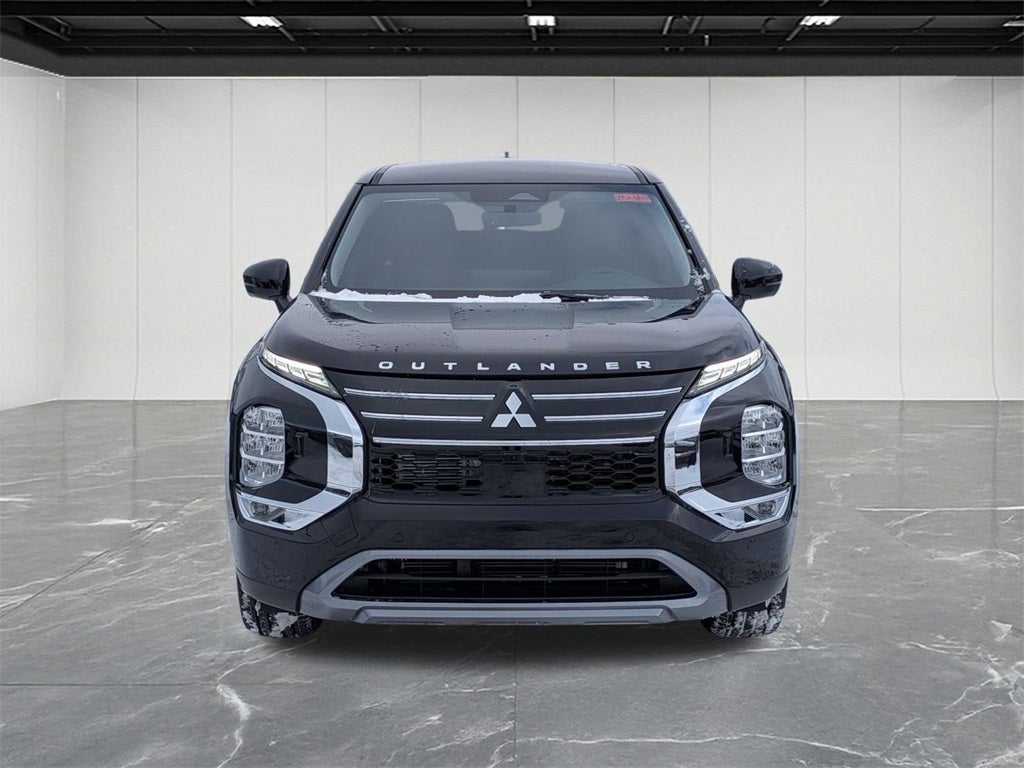 2026 Mitsubishi Outlander LE