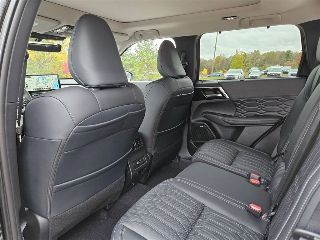 2025 Mitsubishi Outlander SEL