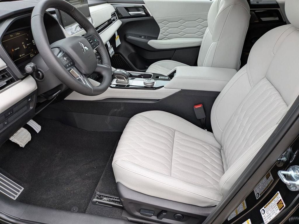 2025 Mitsubishi Outlander Platinum Edition