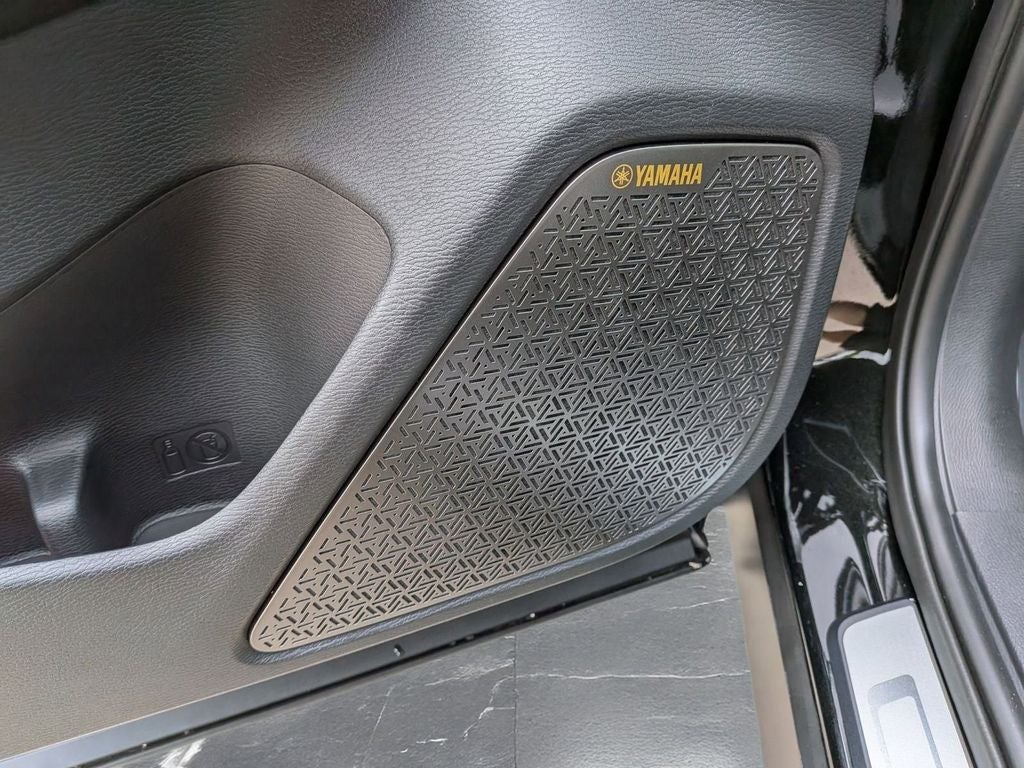 2025 Mitsubishi Outlander Platinum Edition