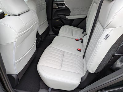 2025 Mitsubishi Outlander Platinum Edition