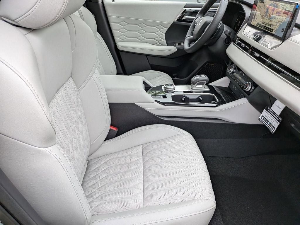 2025 Mitsubishi Outlander Platinum Edition