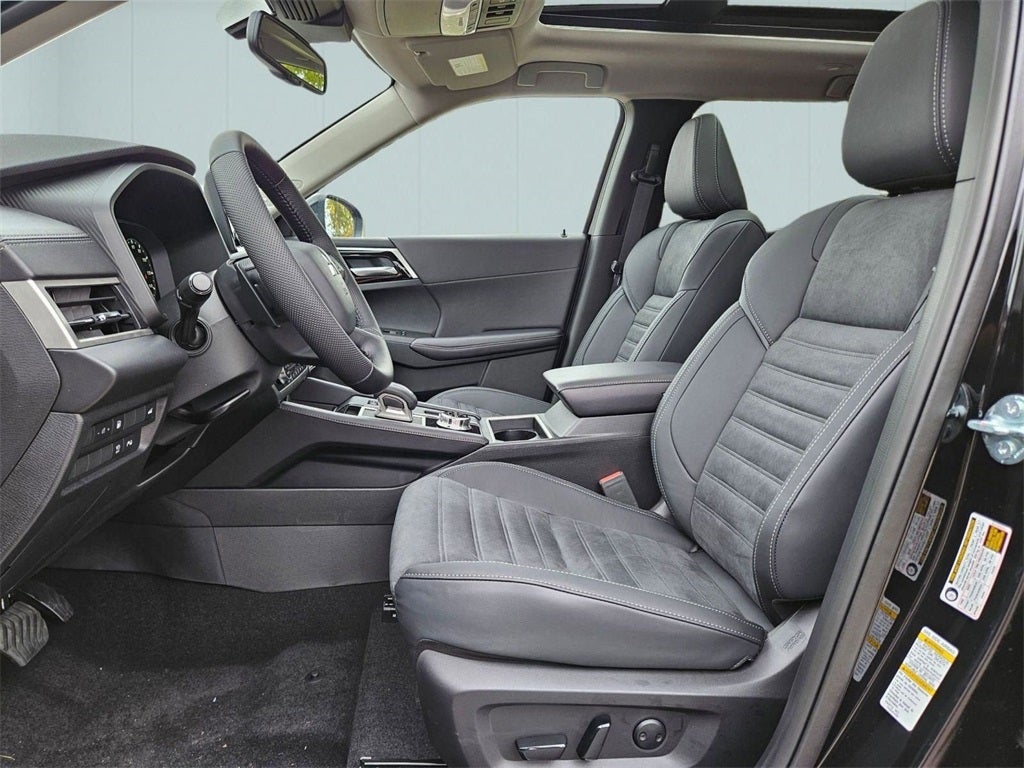 2025 Mitsubishi Outlander PHEV SE