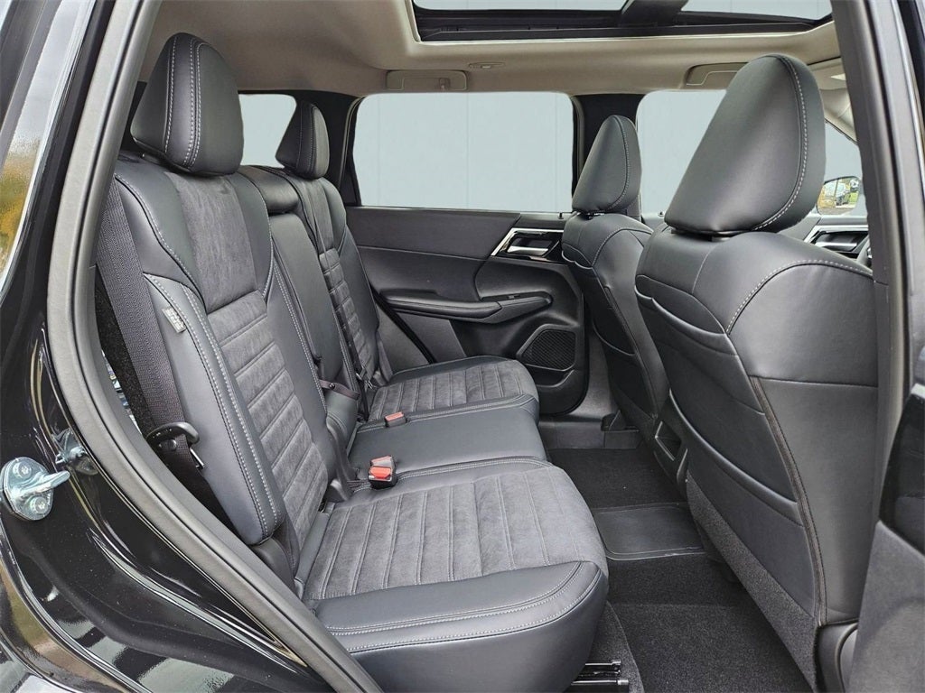 2025 Mitsubishi Outlander PHEV SE