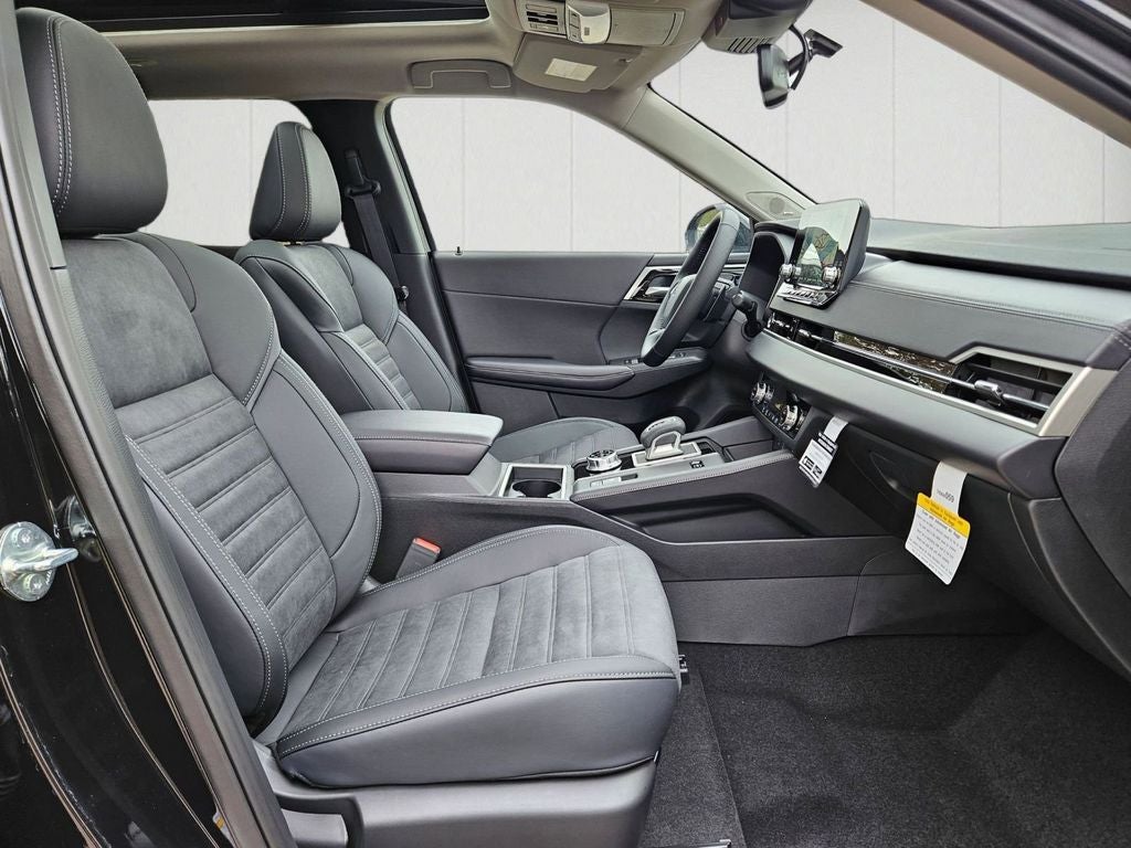 2025 Mitsubishi Outlander PHEV SE