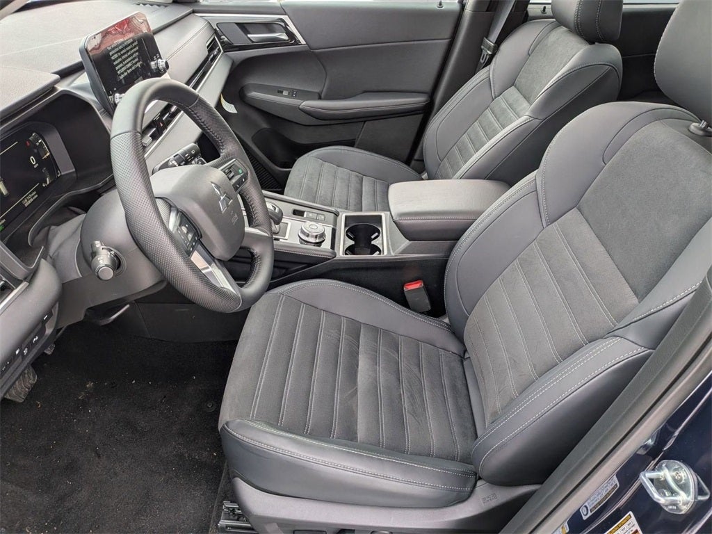 2025 Mitsubishi Outlander PHEV SE